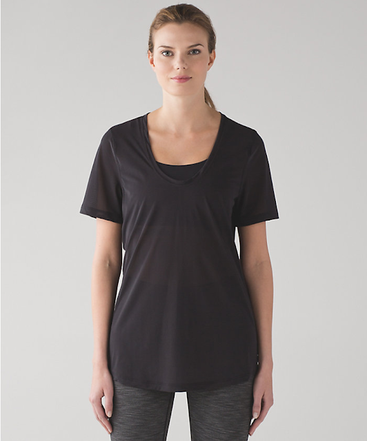 https://api.shopstyle.com/action/apiVisitRetailer?url=https%3A%2F%2Fshop.lululemon.com%2Fp%2Ftops-short-sleeve%2FFeatherlight-SS-Tee%2F_%2Fprod8351438%3Frcnt%3D8%26N%3D1z13ziiZ7z5%26cnt%3D76%26color%3DLW3ADXS_0001&site=www.shopstyle.ca&pid=uid6784-25288972-7