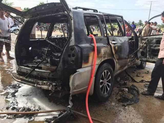  Man catches fire while smoking at a gas station (photos)