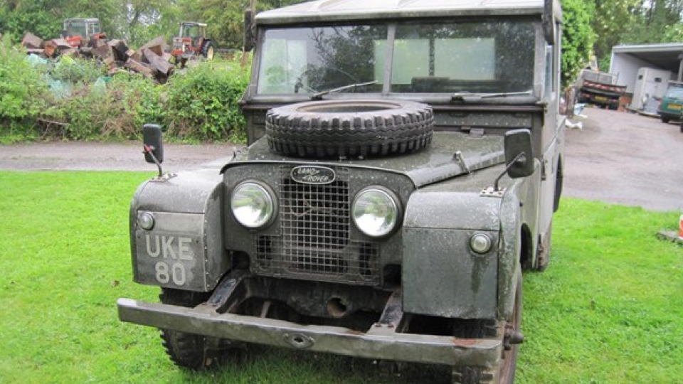 Winston Churchill’s Land Rover sells for £129,000 way2speed