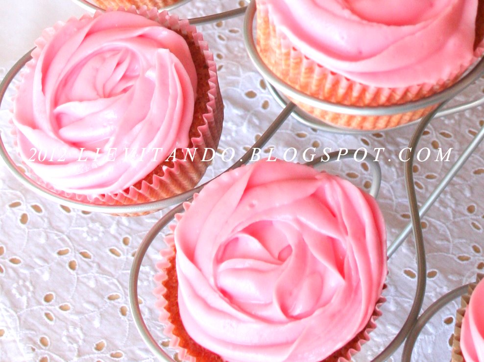 Lievitando Cupcake alla fragola con frosting al philadelphia