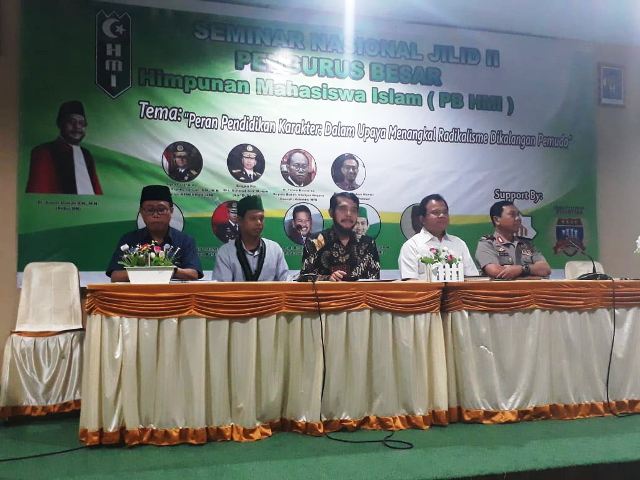 DIHADIRI KETUA MK, PB HMI GELAR SEMINAR NASIONAL  ANTI RADIKALISME DI KAMPUS UIN MATARAM