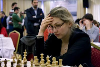 Echecs : la numéro deux française Almira Skripchenko joue le championnat d'Europe féminin d'échecs 2012