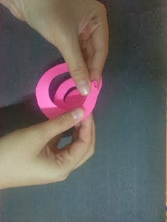 Cara Membuat  Bunga  Mawar dari  Kertas  Lipat  Cara Membuat  