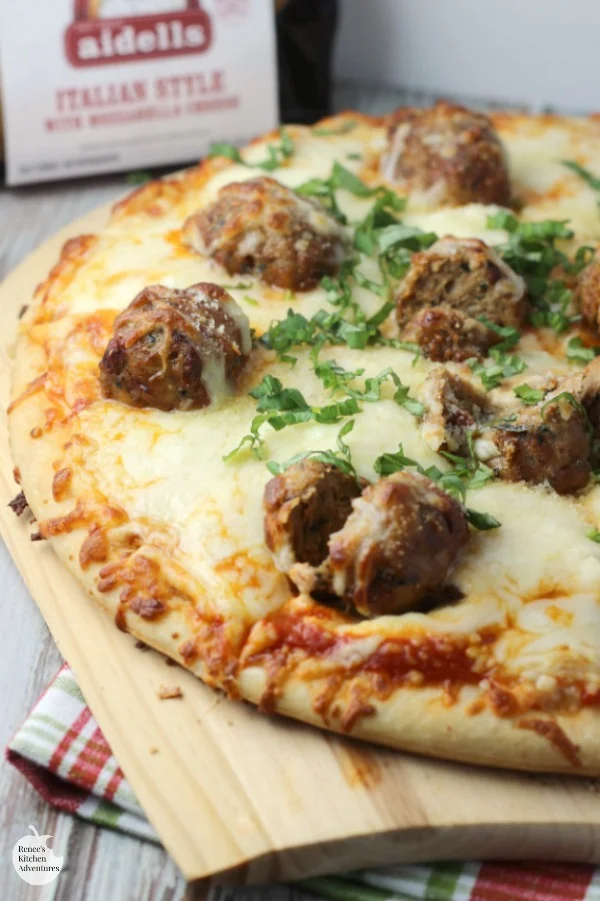 Easy Meatball Pizza | by Renee's Kitchen Adventures - Easy recipe for a delicious family-friendly three cheese meatball pizza #ad