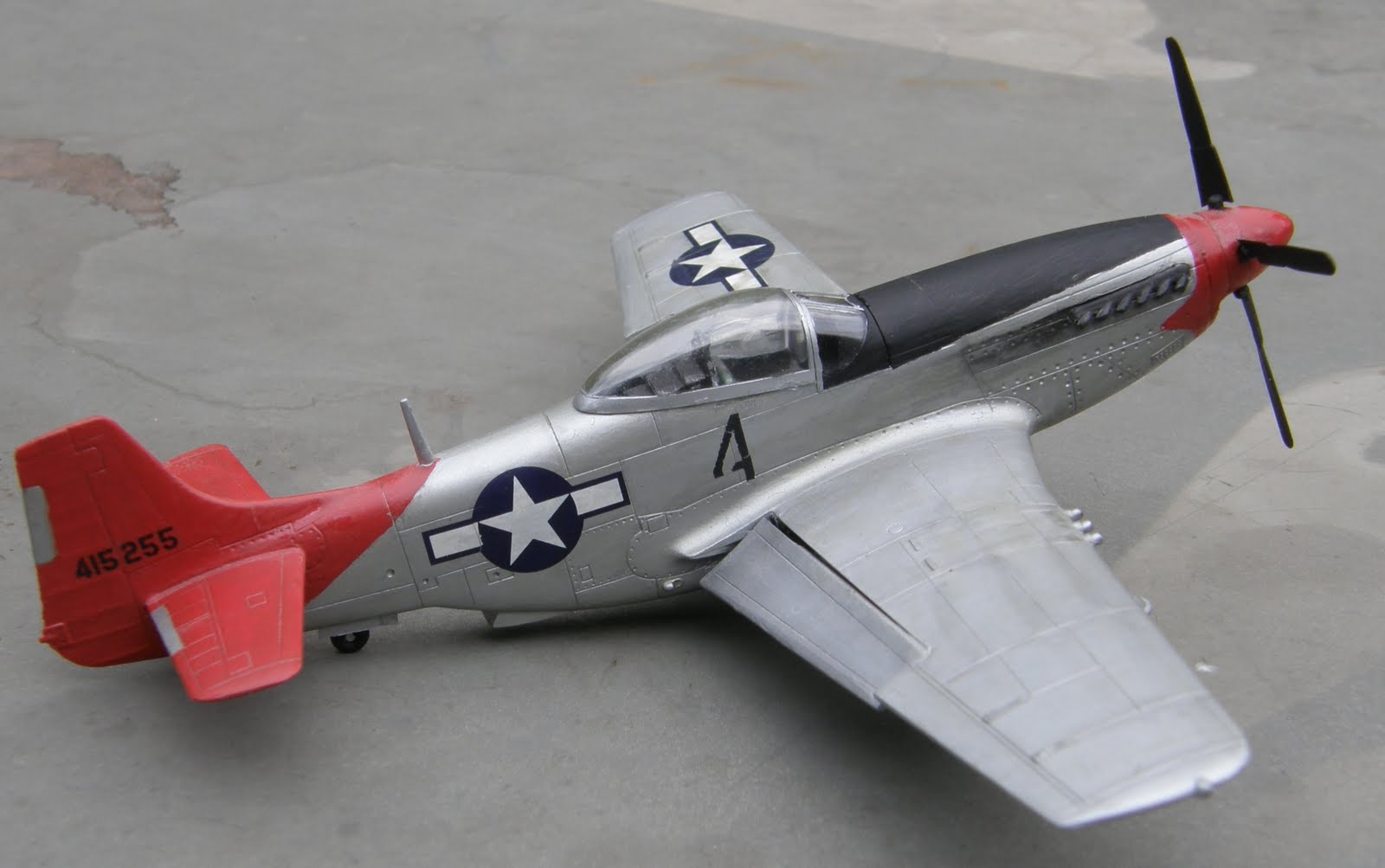 wade's military models USAF P51D "Tuskegee Airmen" 1/72 Academy