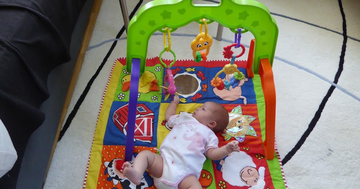 Family FECS Let Baby Track Object