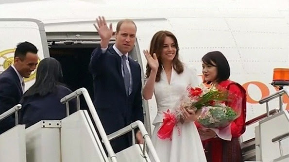 https://4.bp.blogspot.com/-7z9LWccEIcA/VxHvq4P3WvI/AAAAAAABAps/jIGU9Da_jpcm9uiGld8pmbVfRVellQRzgCLcB/s595/Kate-Taj-Mahal-1.jpg