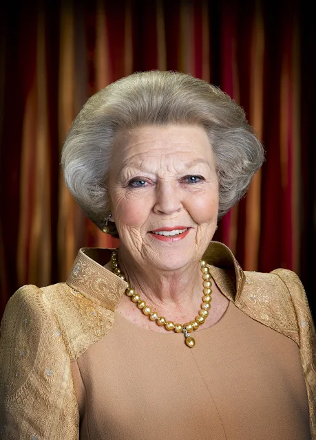 Princess Beatrix, former Queen of the Netherlands Queen Juliana and Prince Bernhard of Lippe-Biesterfeld