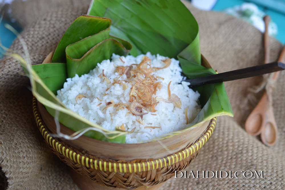 Diah Didi's Kitchen: Sego Gurih & Ingkung