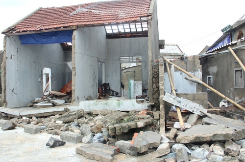 Hà Tĩnh tan hoang sau bão,Nghệ An sau bão số 10, Nghe an bao so 10, Nghệ An Hà Tĩnh bão số 10, Hà Tĩnh sau bão số 10, hậu quả bão số 10, ha tinh sau bao so 10, bao so 10 di qua, Tin tức Bão số 10, Hậu quả bão số 10, Hau qua bao so 10, Bão số 10 tàn phá, Bão số 10 tàn phá miền trung, Miền trung sau bão số 10, Mien trung sau bao so 10, Chudu43, www.chudu43.com, Tin tuc chudu43, Tin tuc du lich mien Trung chudu43, chudu43.com.