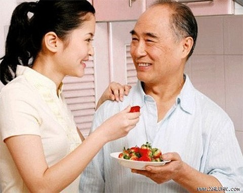 Tôi đã giải mã được bí ẩn về sự ưu ái của bố chồng giành cho chị dâu Tôi đã giải mã được bí ẩn về sự ưu ái của bố chồng giành cho chị dâu