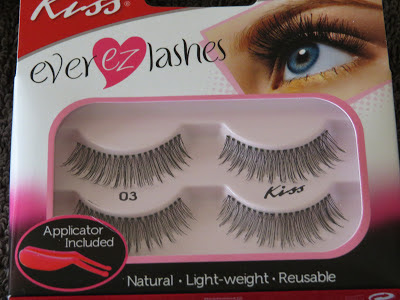 http://www.sparklemepink.com/2013/07/kiss-everezlashes-review-and-demo.html