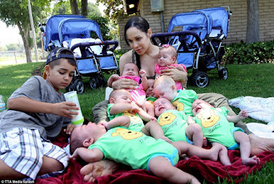 Nadya Suleman with her Octuplets babies & 6 more child ! OMG 2