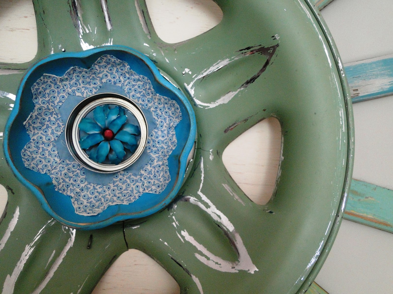 Button Bird Designs Hubcap Flowers