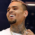 Chris Brown doará 100 mil dólares para ajudar vítimas do furacão Harvey no Texas
