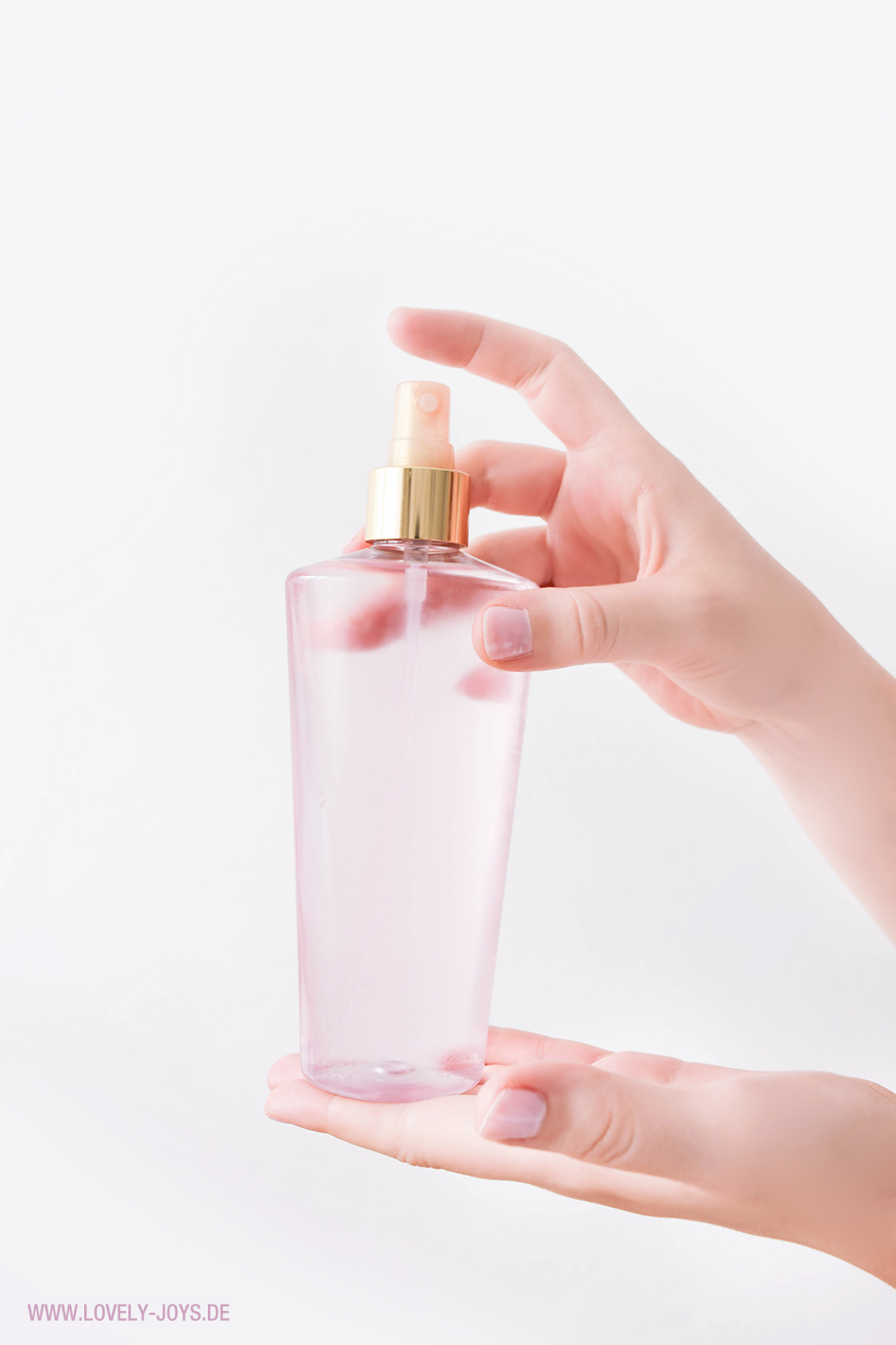 Rosenwasser Gesundheit und Hautpflege Body Spray selber herstellen Rosenwasser Gesundheit und Hautpflege Body Spray selber herstellen