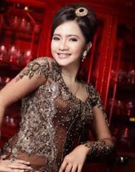  kebaya  modern remaja  contoh desain model  kebaya  muslim 