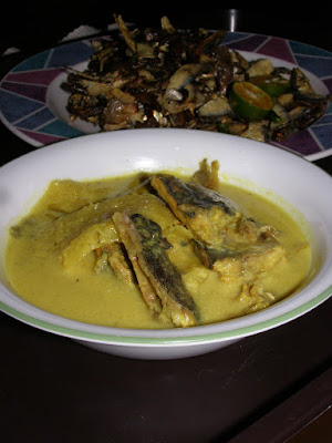 Gulai nenes ikan kering & tamban goreng * Ucu Bakery