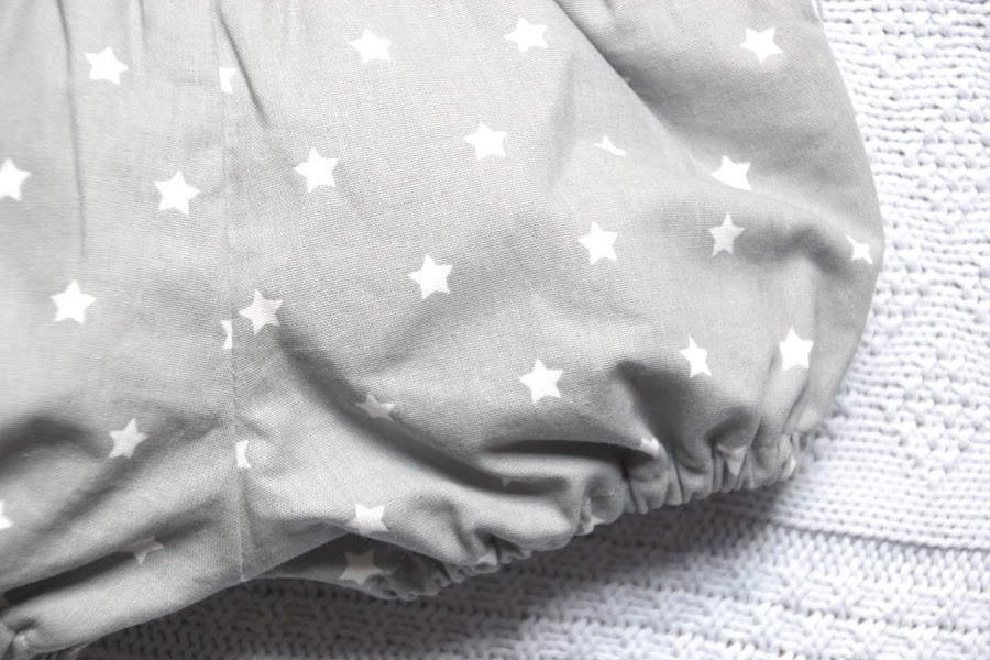 DIY Tutorial y patrones de ropa para bebes. Como hacer pantalones de niño.