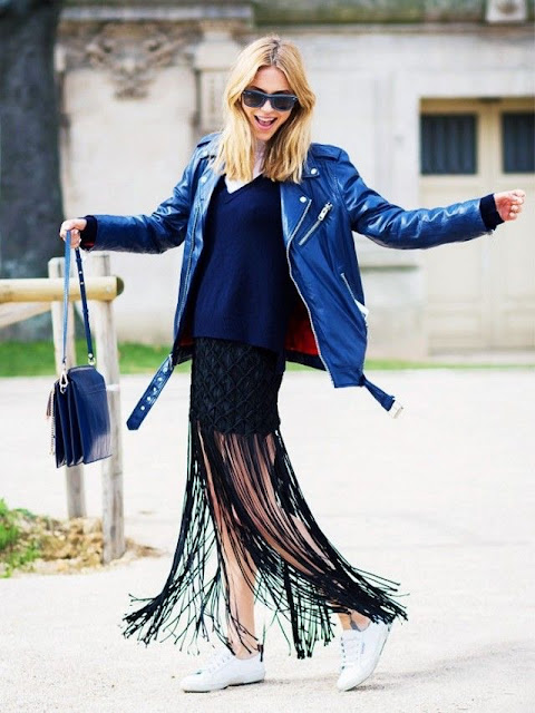 WHISPER blog: FRANJAS #franjas #look #modaderua #couro #passarela #desfile #estilo #fringes #outfit #streetstyle #catwalk #runway #style #blog #Chloébag #whitesneaker