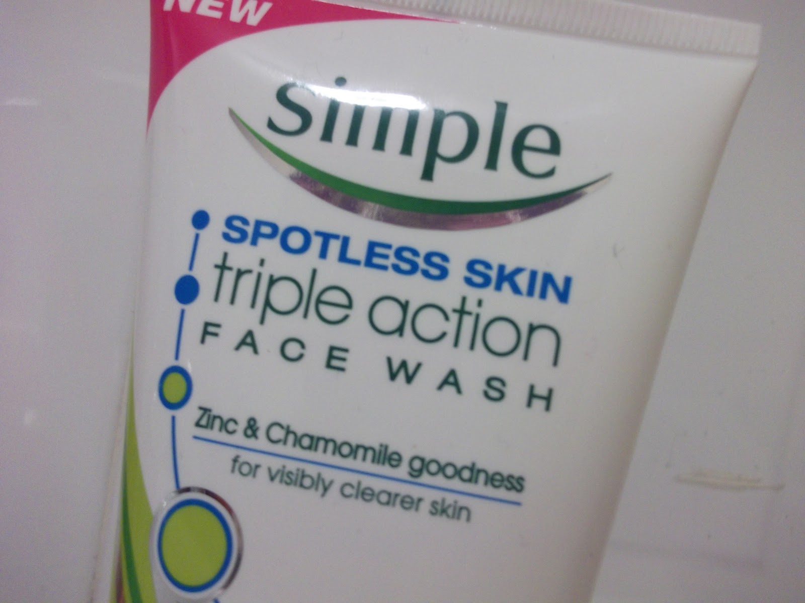 B Close Beauty REVIEW Simple 'Triple Action Spotless Skin Facial Wash'