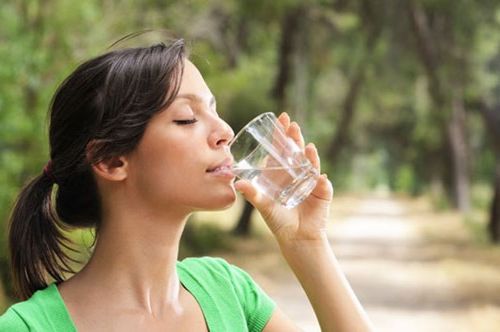Cách uống nước thế nào là đúng cách và hiệu quả Cách uống nước thế nào là đúng cách và hiệu quả