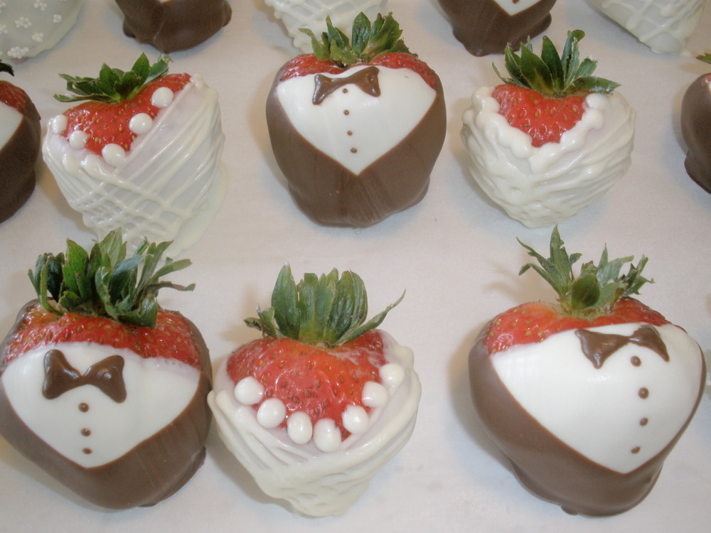 Vintage Diana CHOCOLATE COVERED STRAWBERRIES