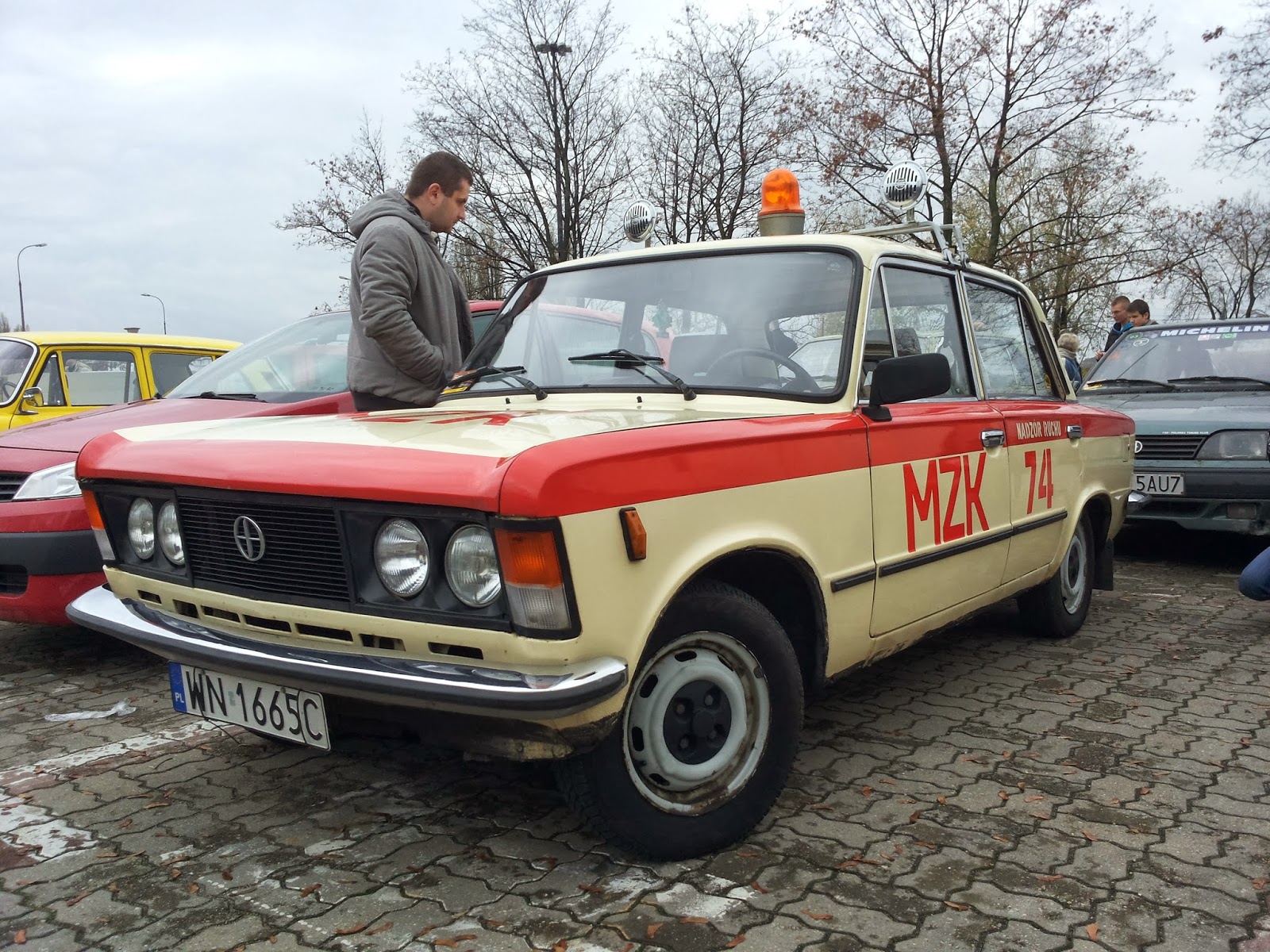 Old Parked Cars Warsaw 60 lat mineło jak jeden dzień...