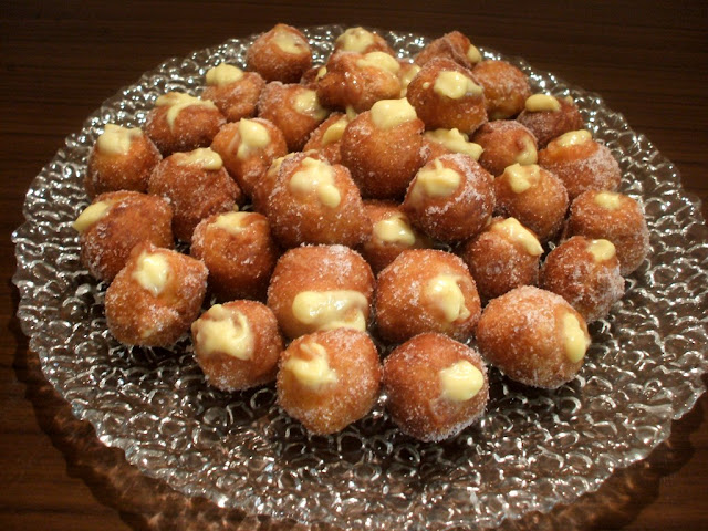 Castagnole ripiene alla crema Castagnole ripiene alla crema di Carnevale