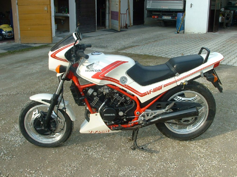 Honda f400