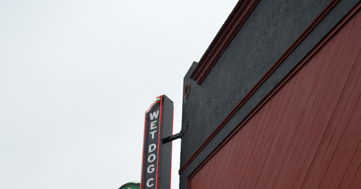 Lunch at Wet Dog Cafe and Brewery in Astoria