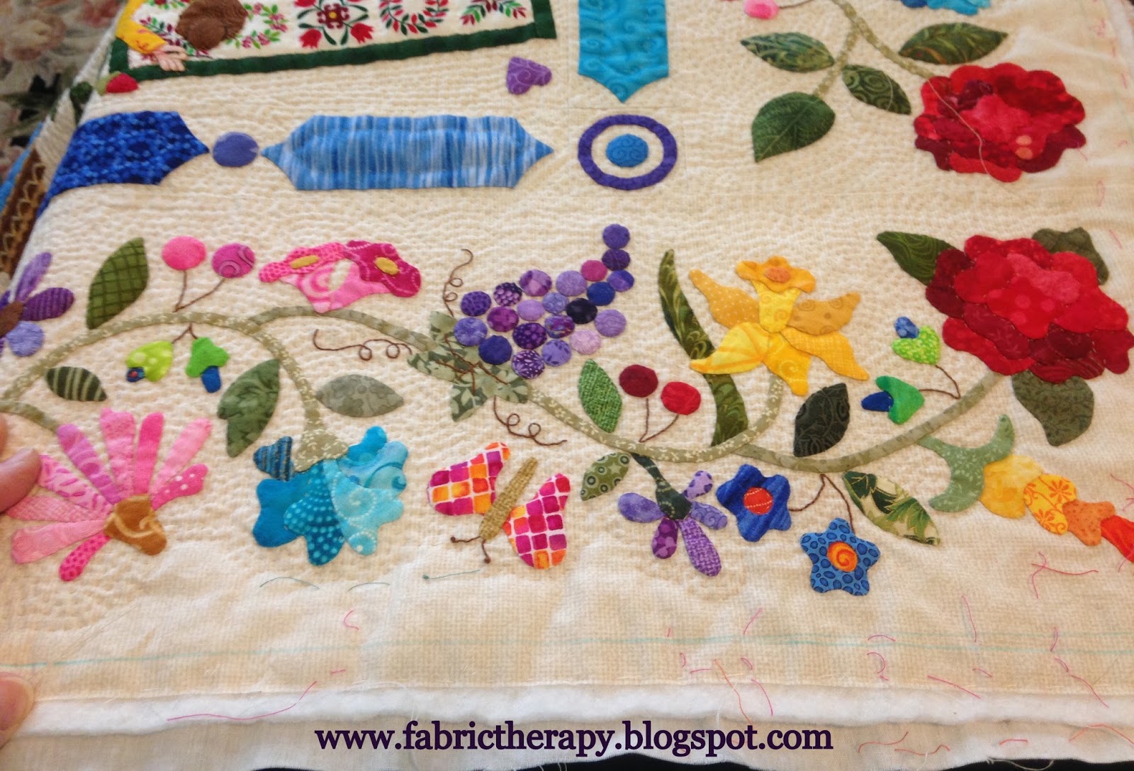 FABRIC THERAPY Hand quilting with a half hoop...