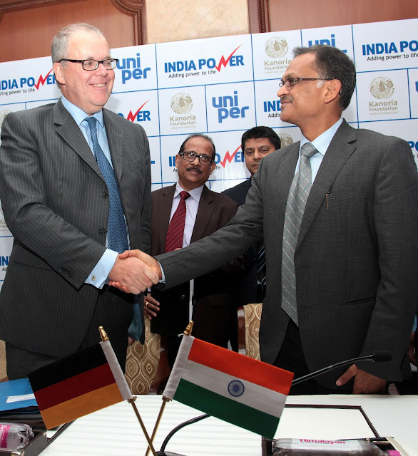 Klaus Schafer, CEO Uniper with Mr Hemant Kanoria, Chairman of IPCL signing the JV between Uniper and IPCL at a press conference in New Delhi Klaus Schafer, CEO Uniper with Mr Hemant Kanoria, Chairman of IPCL signing the JV between Uniper and IPCL at a press conference in New Delhi