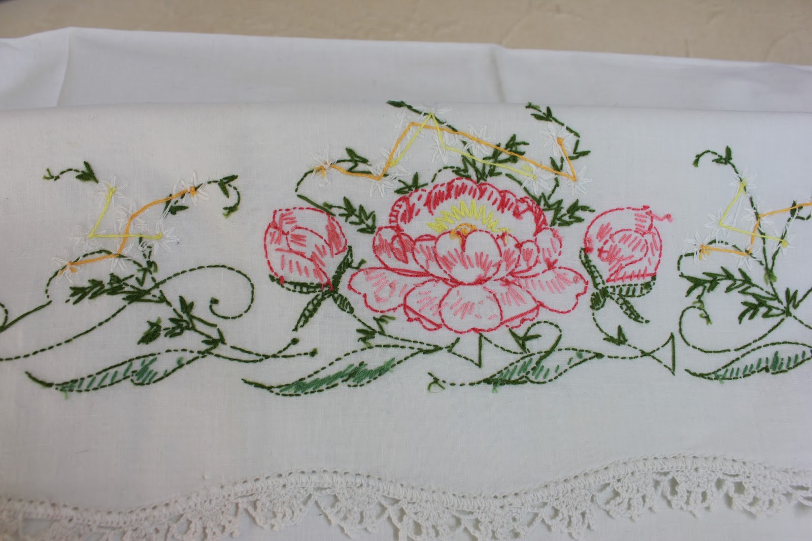 Contagiously Crafty Vintage Pillowslips