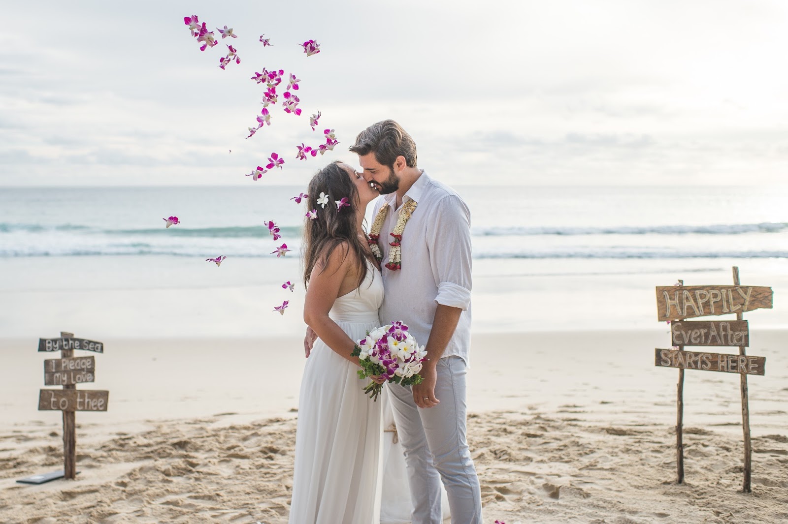 Love Me Do Celebrant October 2017 Laura And Robert Came To Et Have Their Beach Wedding On The Ss Of Surin