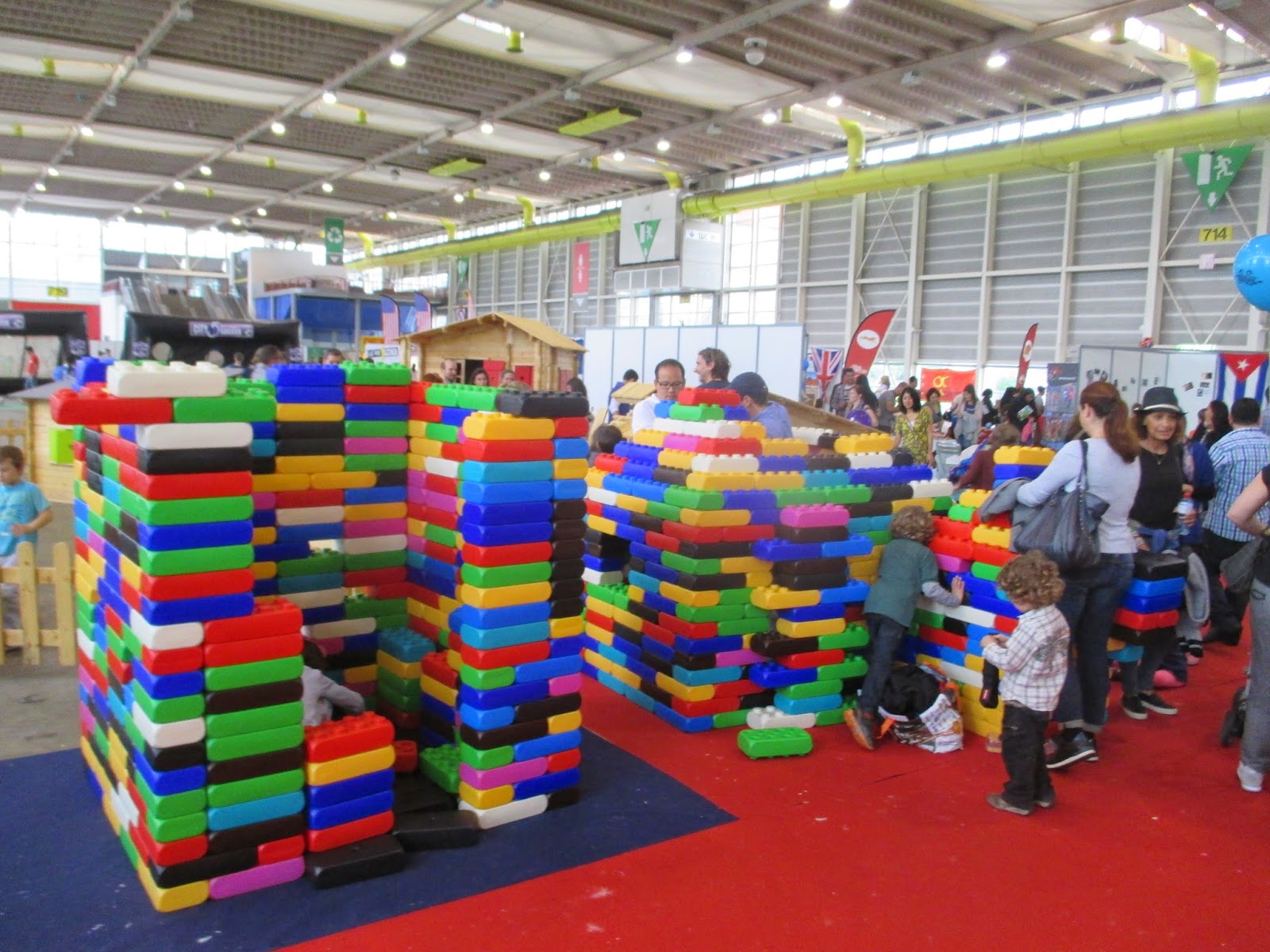 gonflalpes: Brick de construction g?�ante (type l?�go)