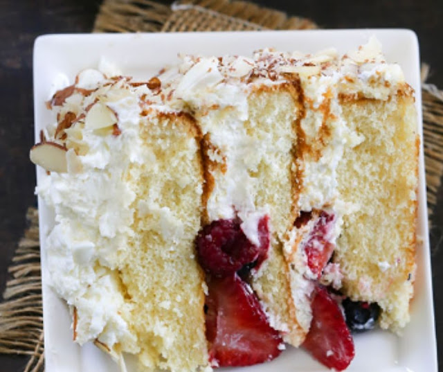 BERRY CHANTILLY LAYER CAKE BERRY CHANTILLY LAYER CAKE