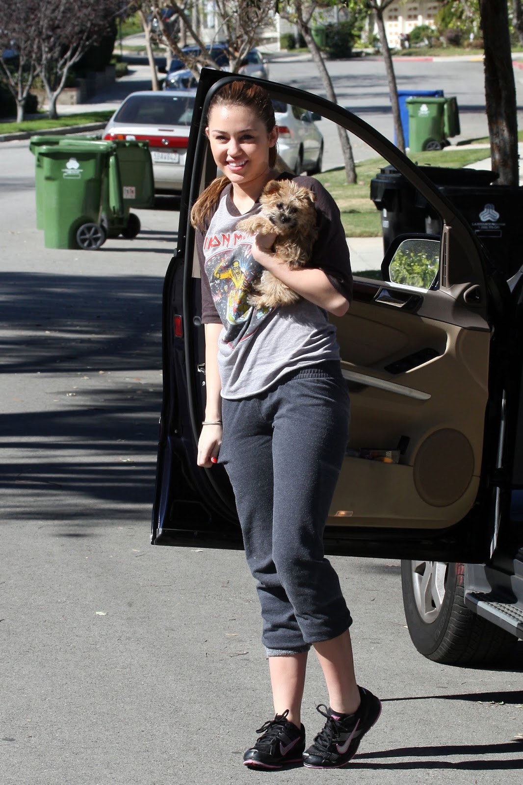 Hollywood Celebrities Caught Wearing Sweatpants In Public Urban GupShup