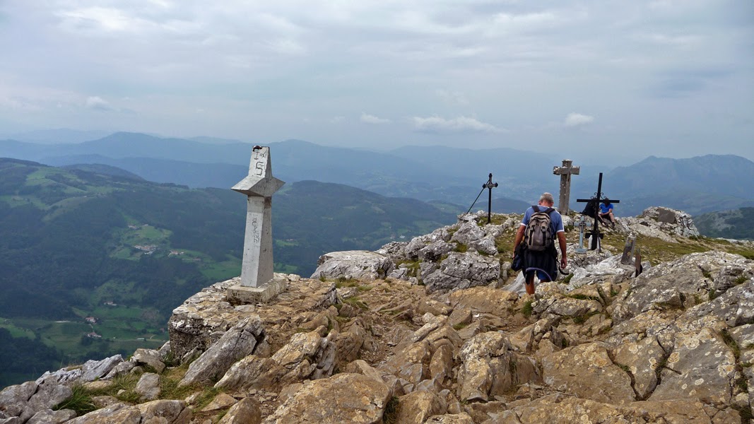 KOMIKINESKA Monte Ernio 1 075 M Y Romer a Subida Desde Iturrioz komikineska-monte-ernio-1-075-m-y-romer-a-subida-desde-iturrioz