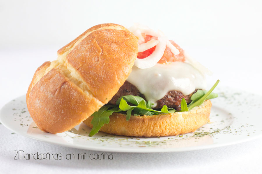 Hamburguesa de presa ibérica y tomate seco con pan brioche de bimbo