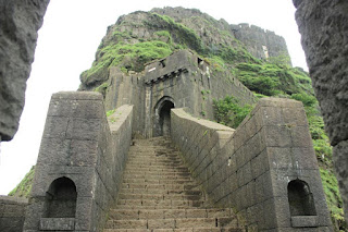 Monsoon trek to Lohagad castle