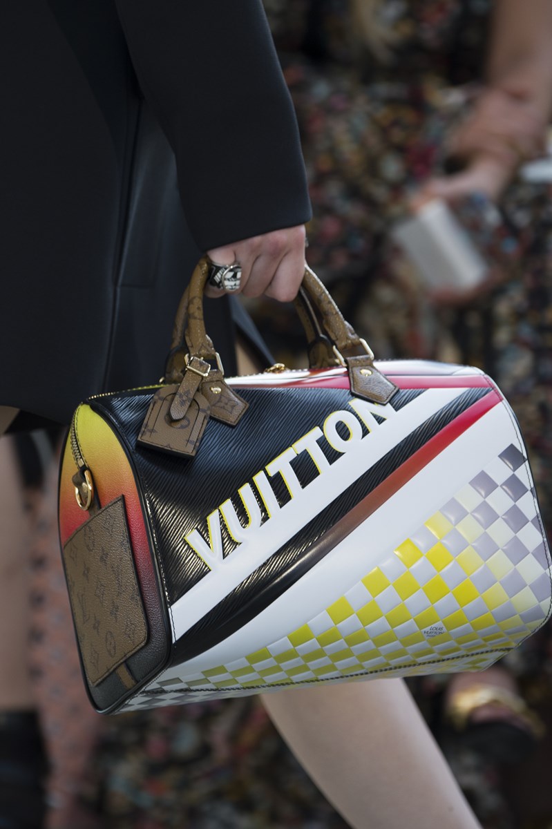 Détails accessoires Louis Vuitton Cruise 2017 louis-vuitton-cruise-2017,louis-vuitton-cruise, cruise-2017, défilé-louis-vuitton, louis-vuitton-rio-janeiro, louis-vuitton-brasil, louis-vuitton-brésil, du-dessin-aux-podiums, dudessinauxpodiums, nicolas-ghesquière-louis-vuitton, Niterói-Contemporary-Art-Museum, museu-nitéroi, Musée-d-art-contemporain-de-Niterói