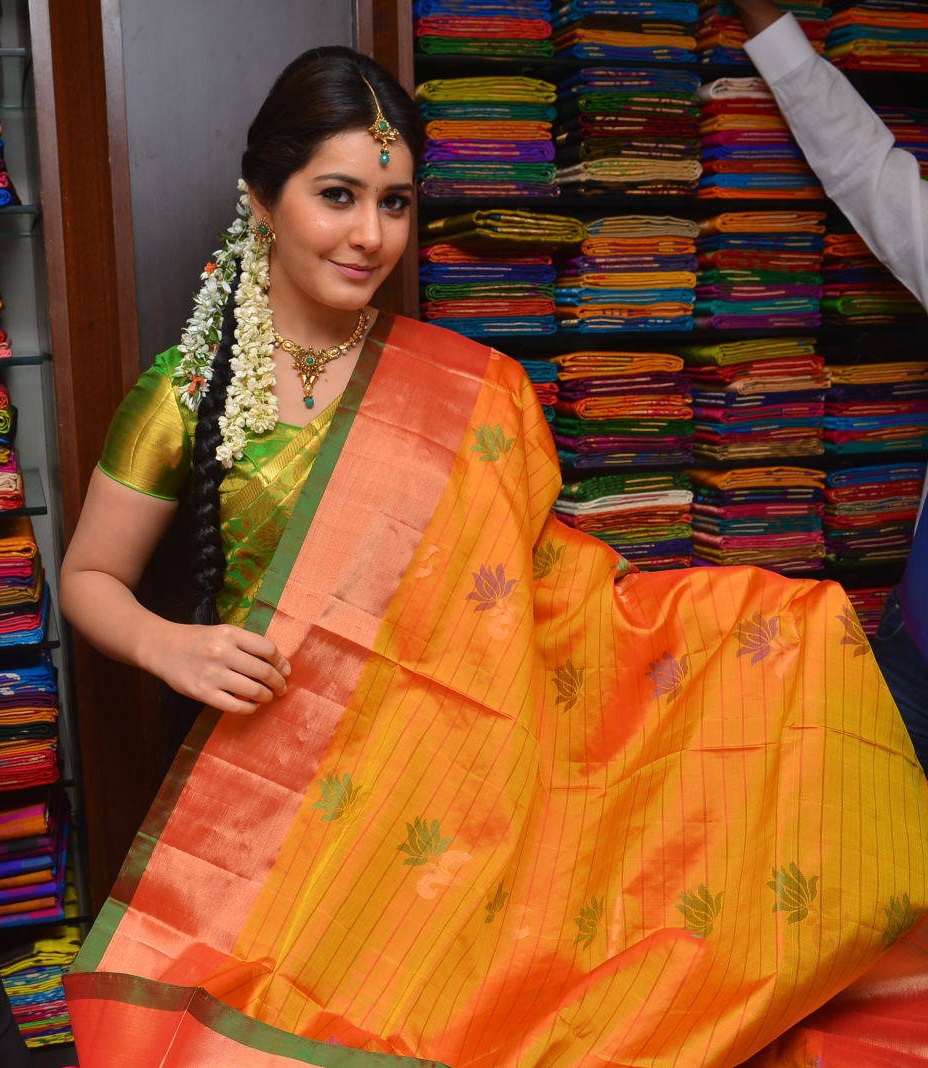 Rashi Khanna At Kanchipuram Kamakshi Silks Launch