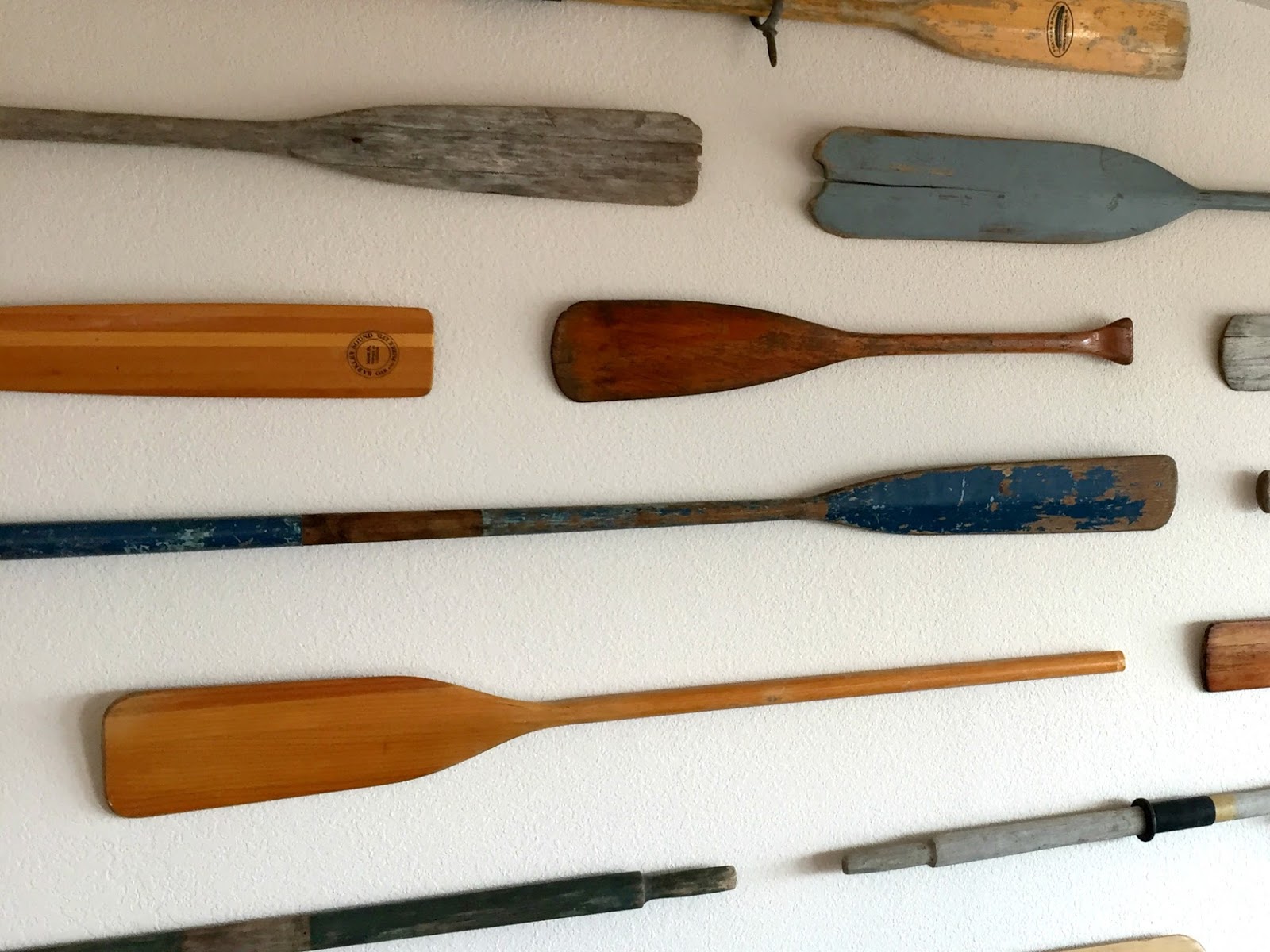 Michelle Paige Blogs Vintage Oar Wall Oar Wall Perfect For A Home By The Water