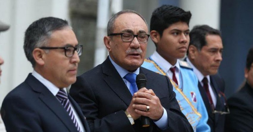 IDEL VEXLER: Respaldo la decisión de PPK completamente, sostuvo el Ministro de Educación IDEL VEXLER: Respaldo la decisión de PPK completamente, sostuvo el Ministro de Educación