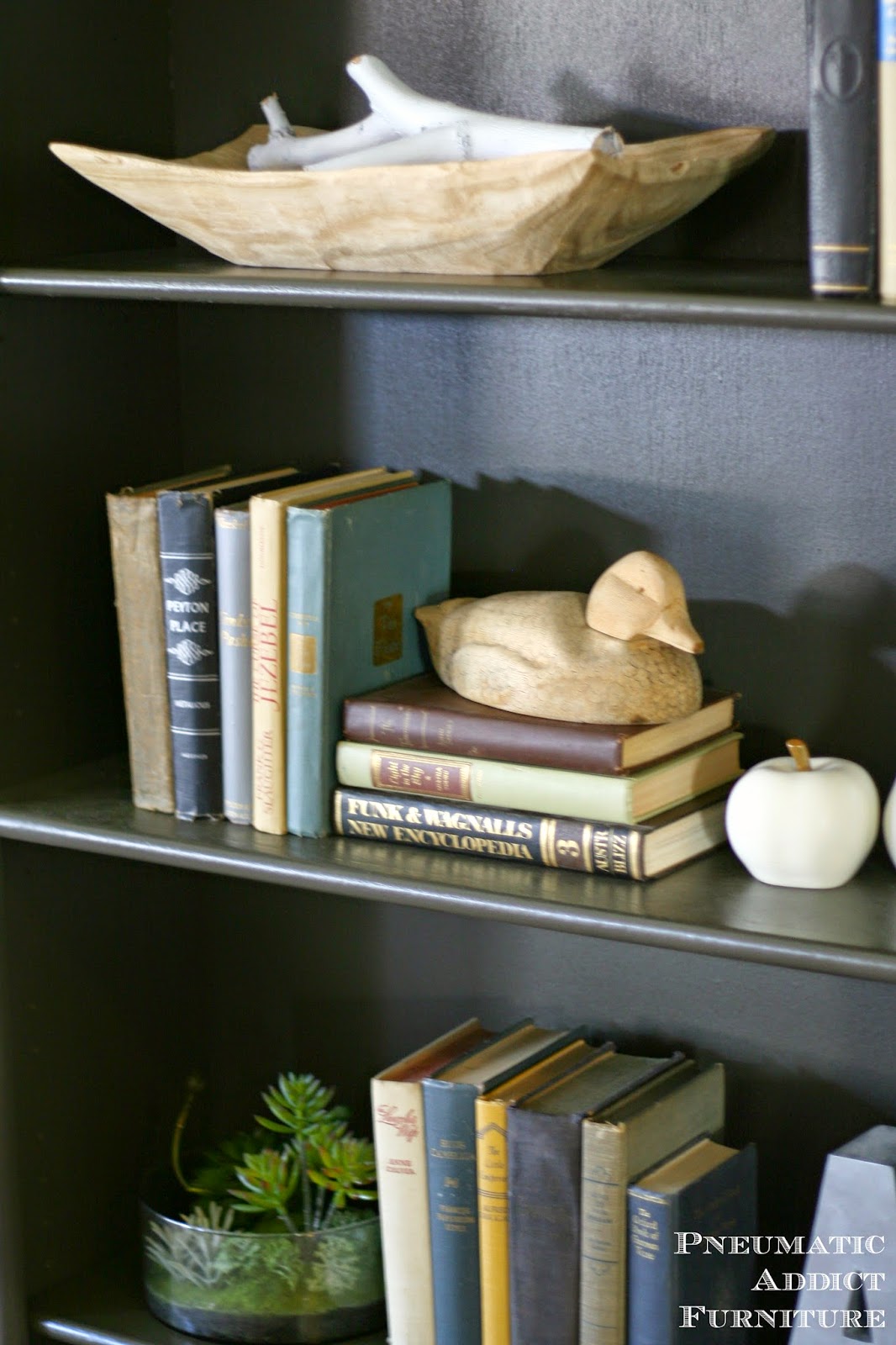 Steal My Bookshelf: 20 Expert-Recommended Bookshelves 2022