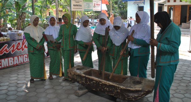 artikel-kebudayaan-gejlog-lesung-bahasa-jawa artikel-kebudayaan-gejlog-lesung-bahasa-jawa-krama