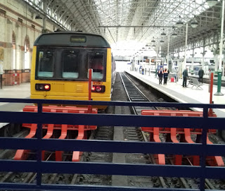Pacer Railbus 142067 at Manchester Piccadilly Pacer Railbus 142067 at Manchester Piccadilly