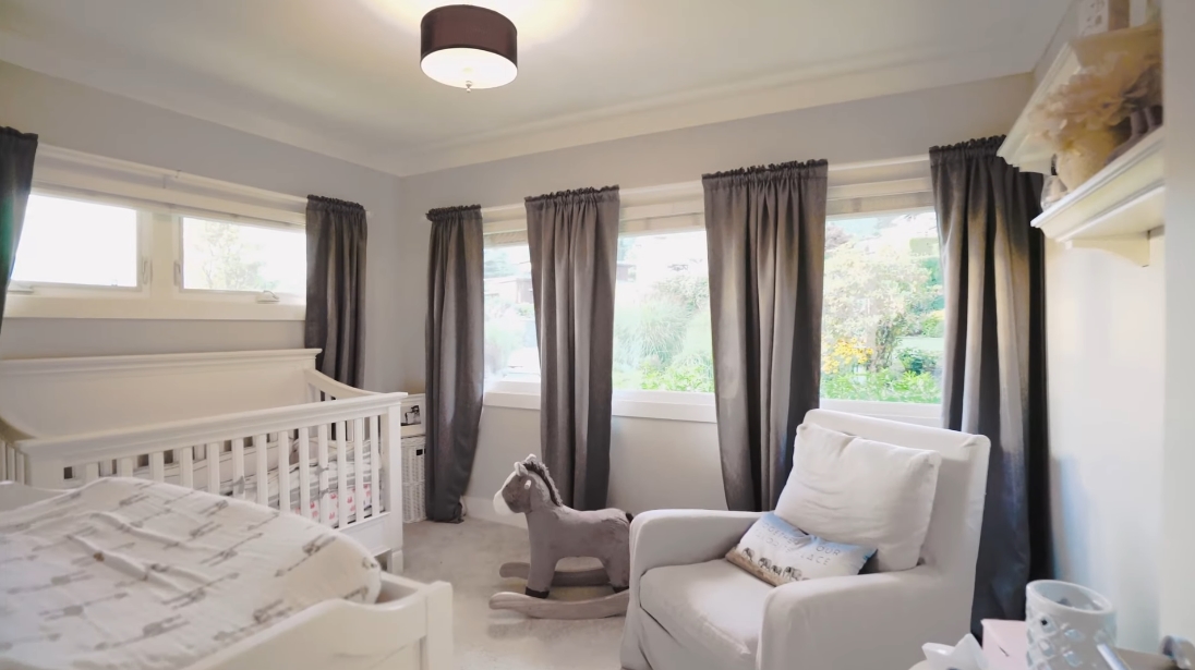 28 Interior Design Photos vs. 125 Kensington Crescent, North Vancouver Luxury Home Tour