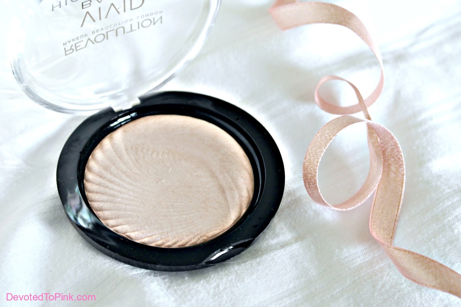 makeup revolution peach lights highlighter, review, beauty blog 